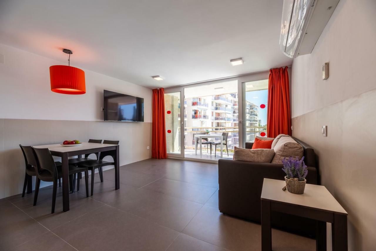 Rentalmar Navarra Family Suites 살루 객실 사진